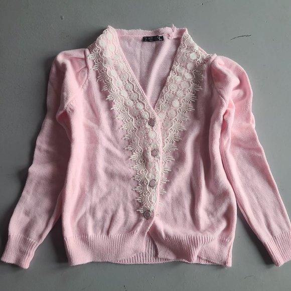 BRAND NEW PINK SWEATER/CARDIGAN WITH ELEGANT DETAIL AND BUTTONS ON THE FRONT - Picture 2 of 4